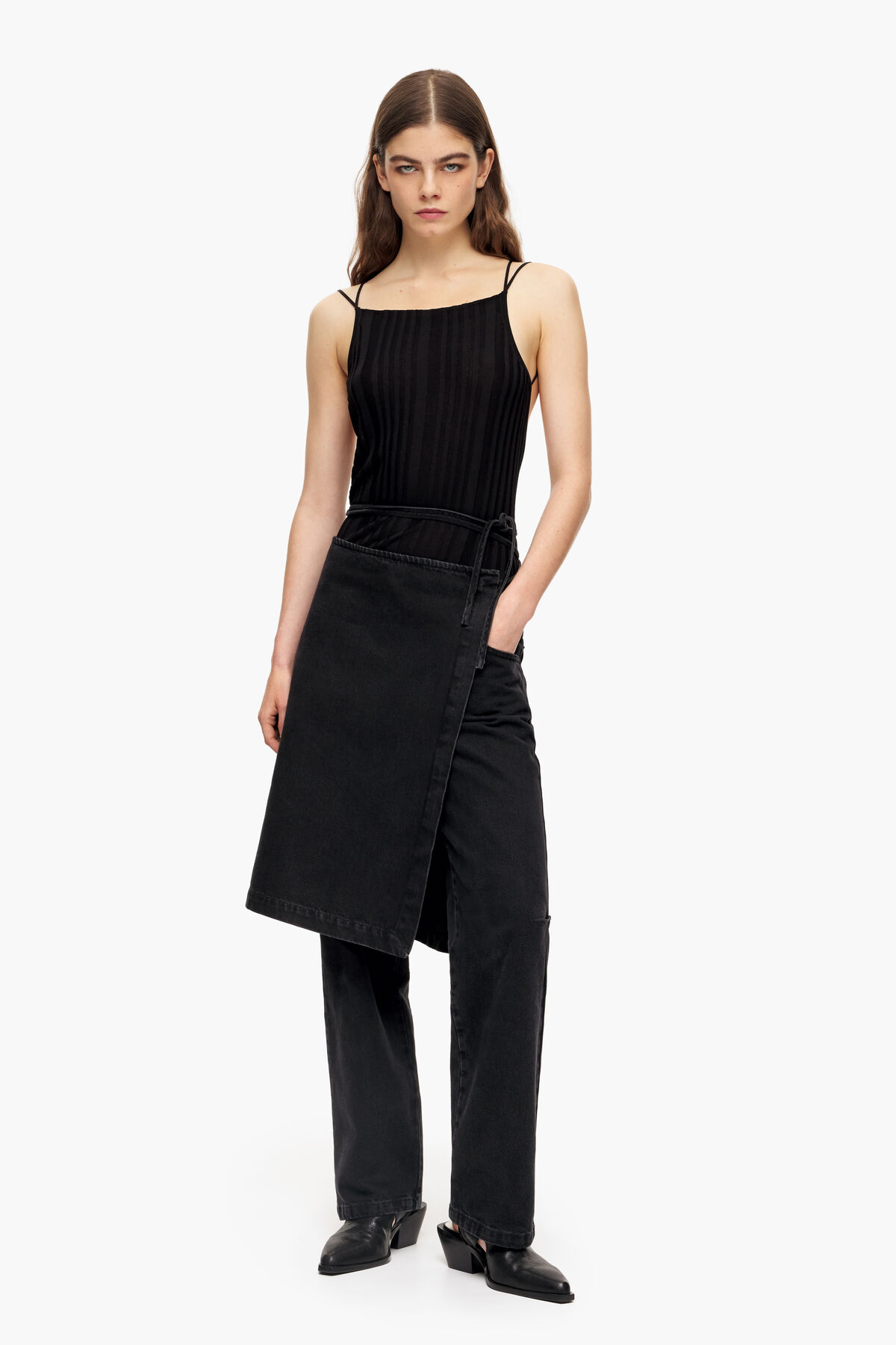 Conjunto denim falda pantalón negro lavado