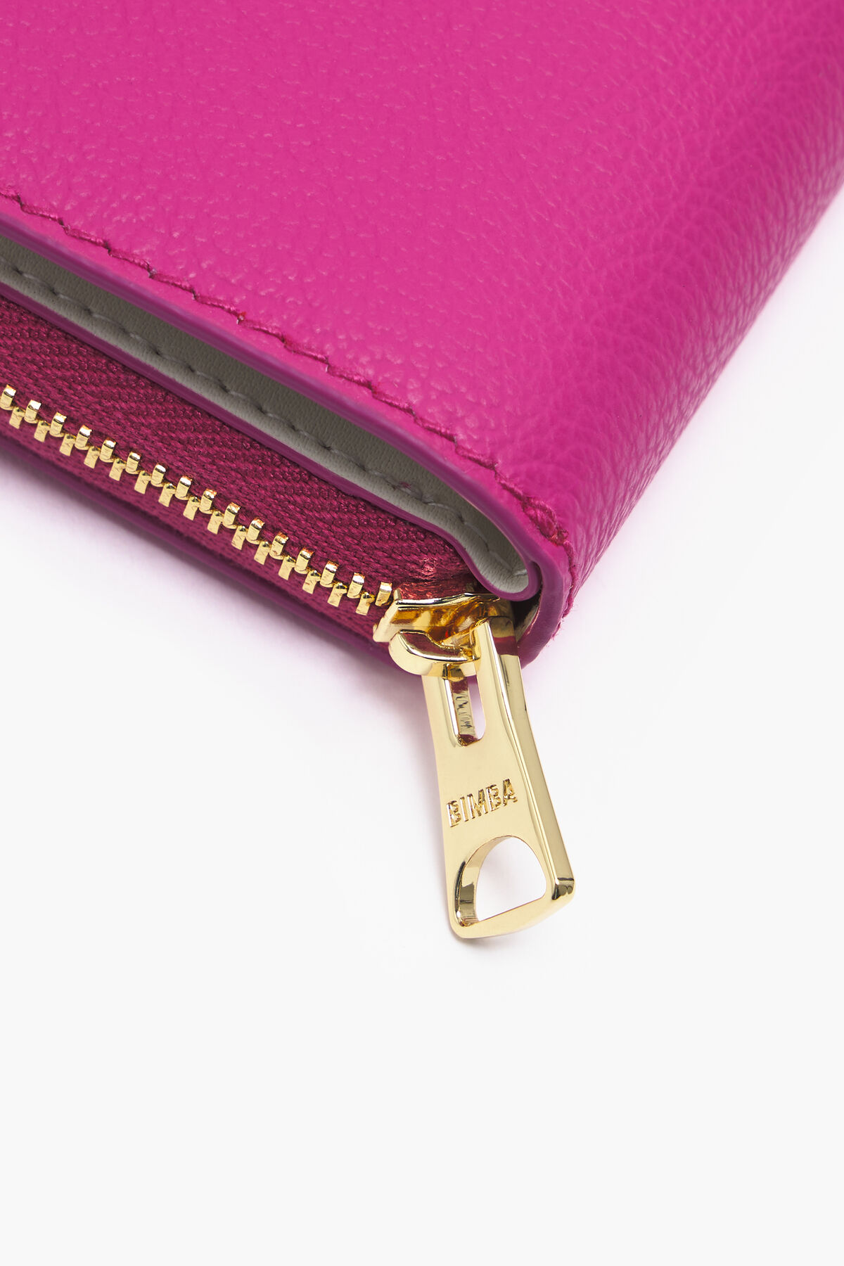 Cartera solapa piel fucsia