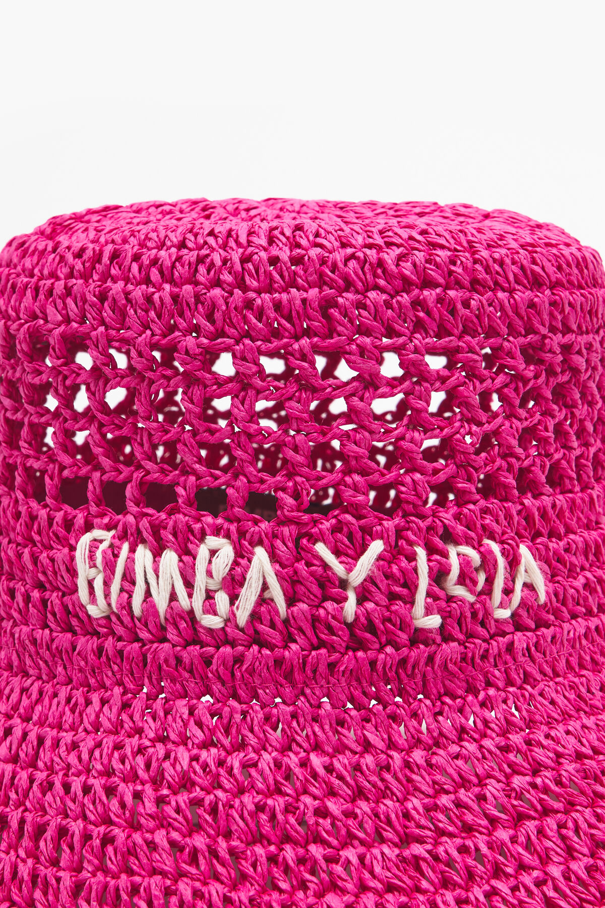 Gorro bucket rafia rosa