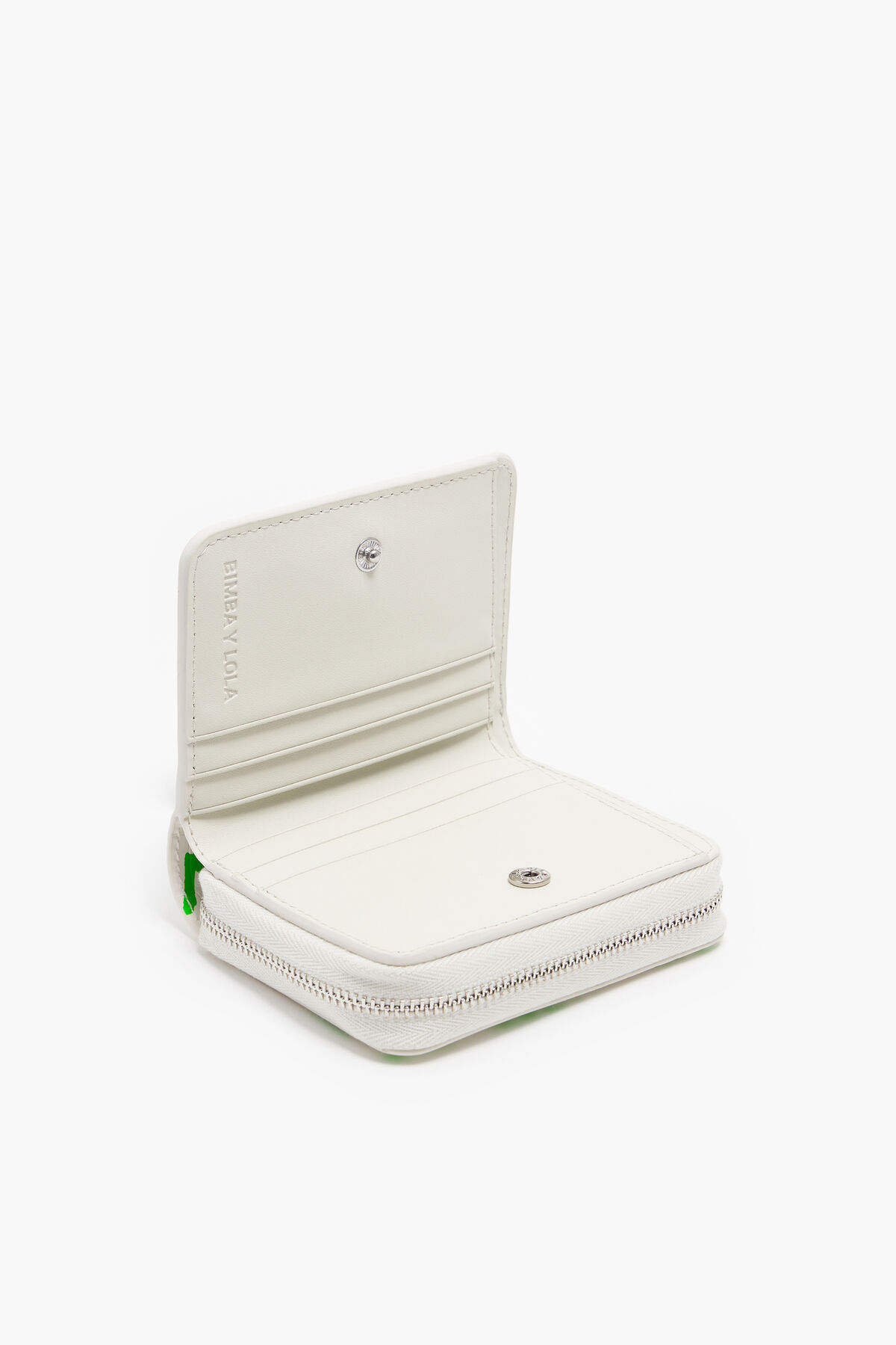 Cartera solapa cocodrilo print blanca