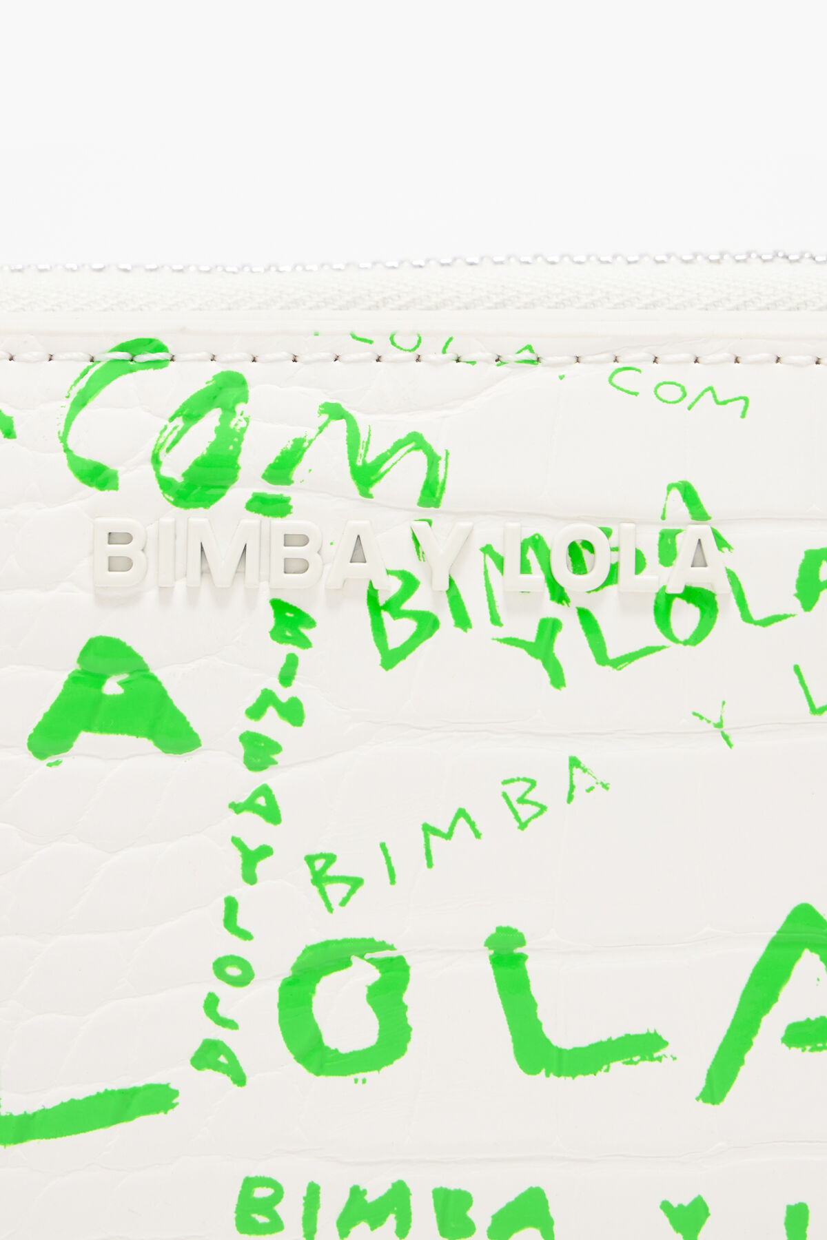 Cartera solapa cocodrilo print blanca