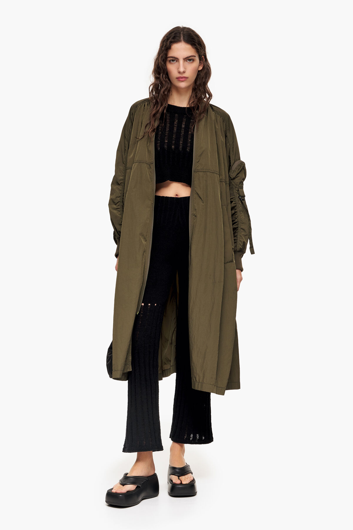 Pantalón recto canalé negro