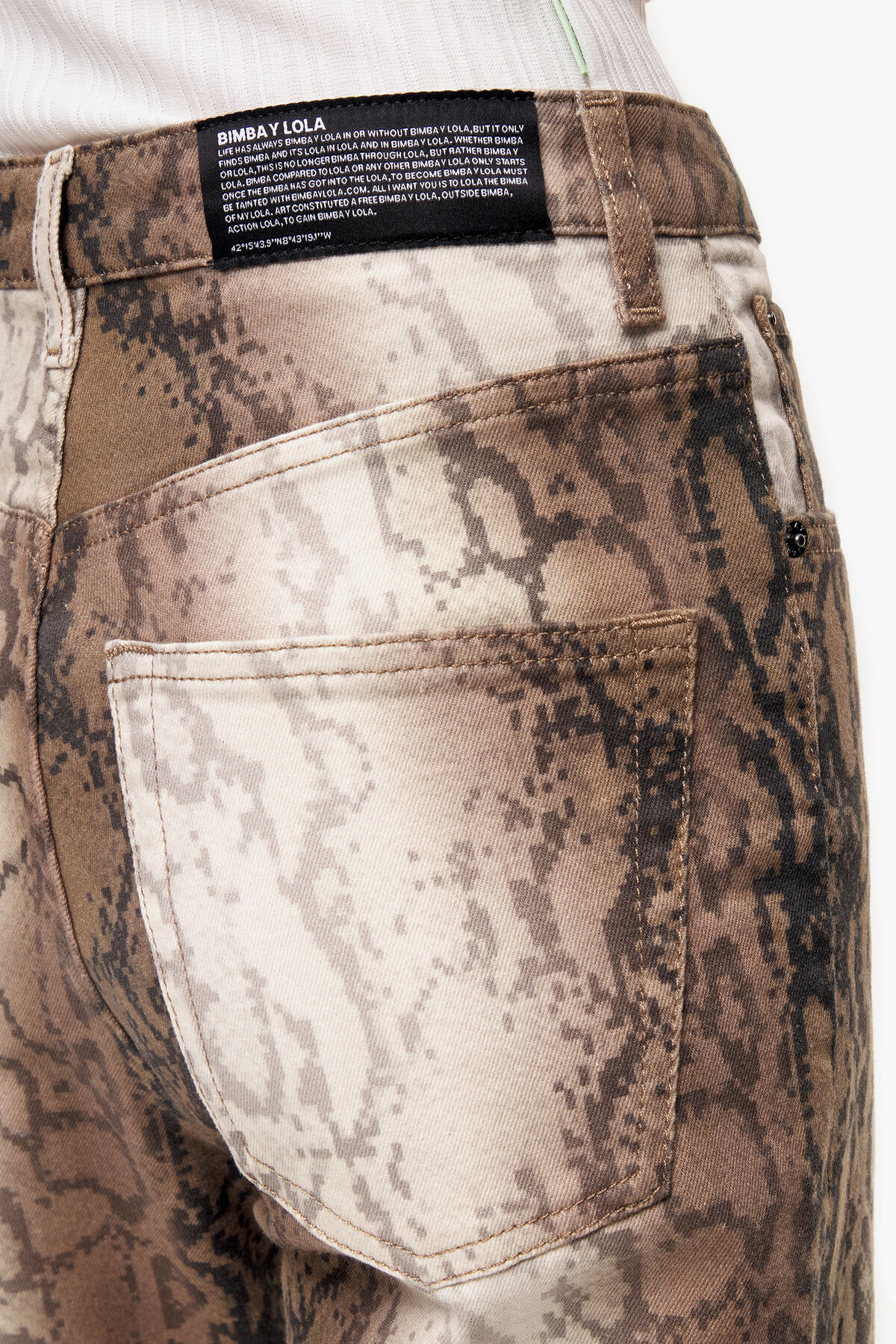 STRAIGHT CROPPED - Vaquero recto print Python Pixel caqui