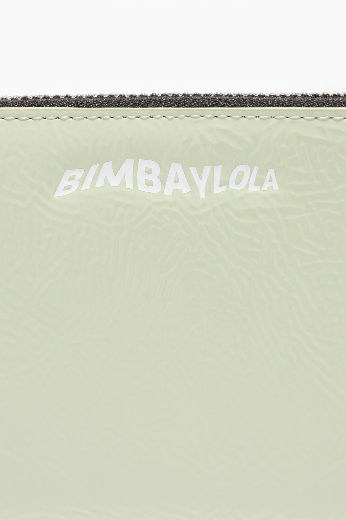 Billetera libro charol gris claro