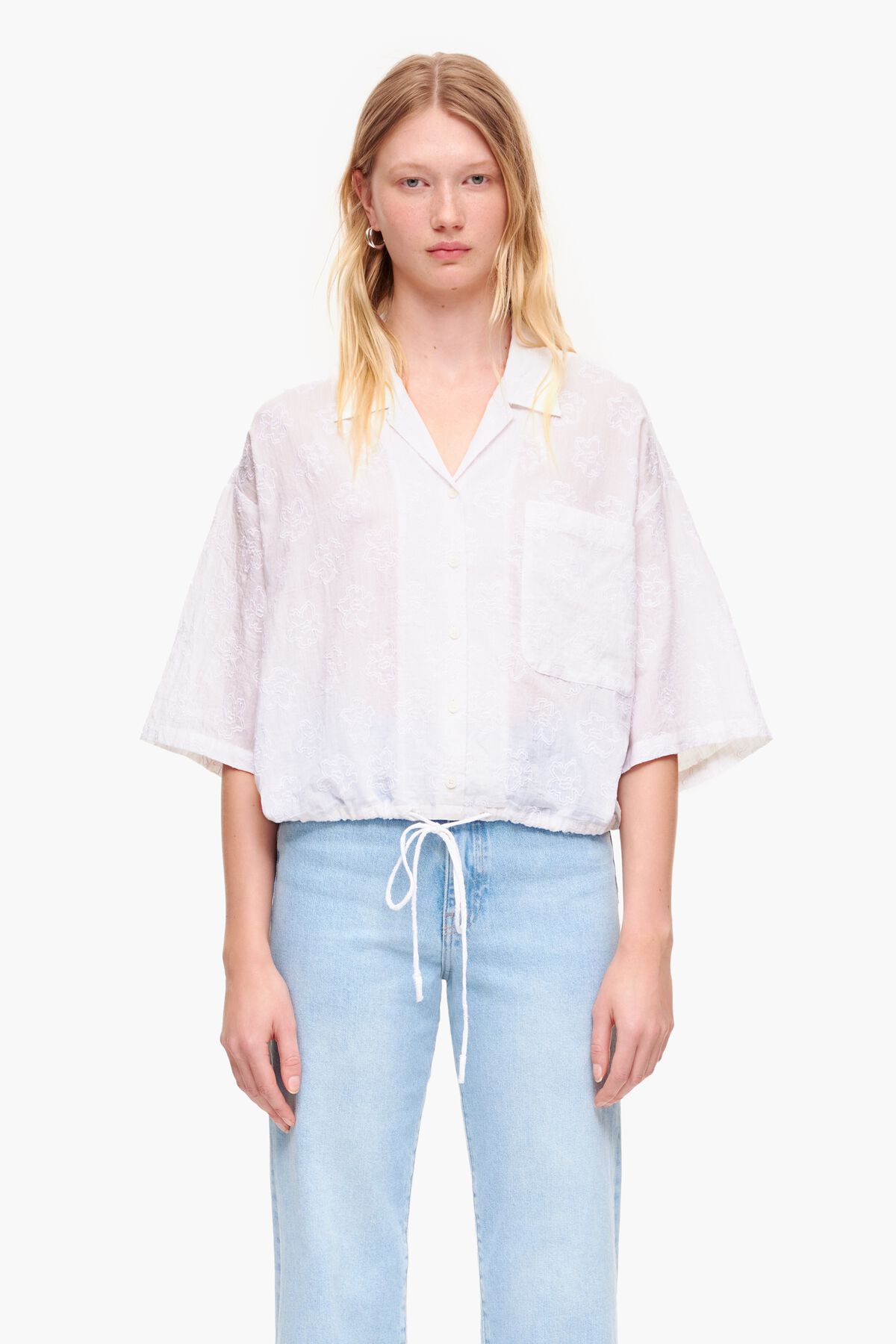 Blusa corta jacquard flores