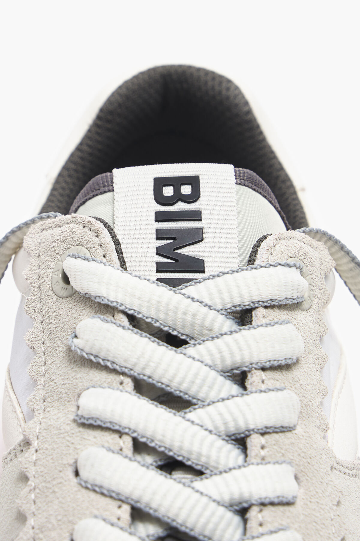 Deportiva técnica blanca