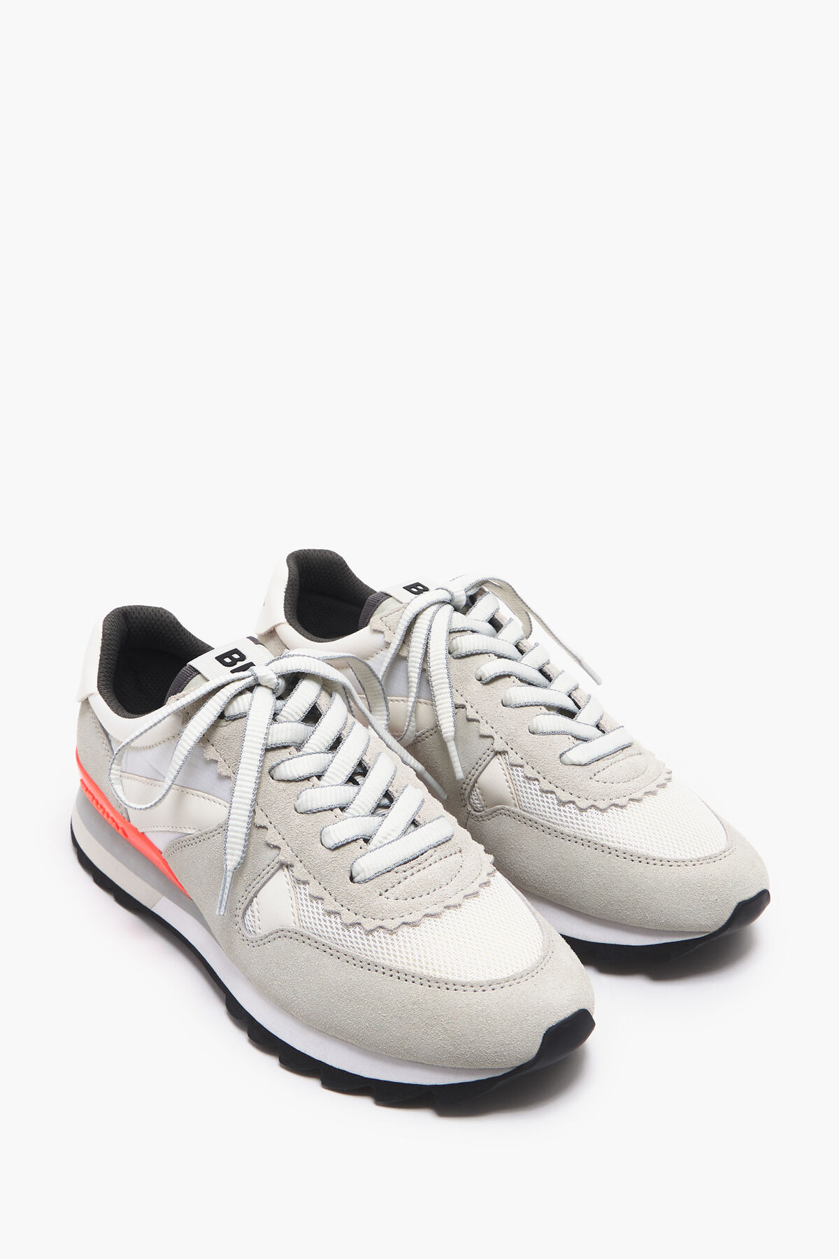 Deportiva técnica blanca