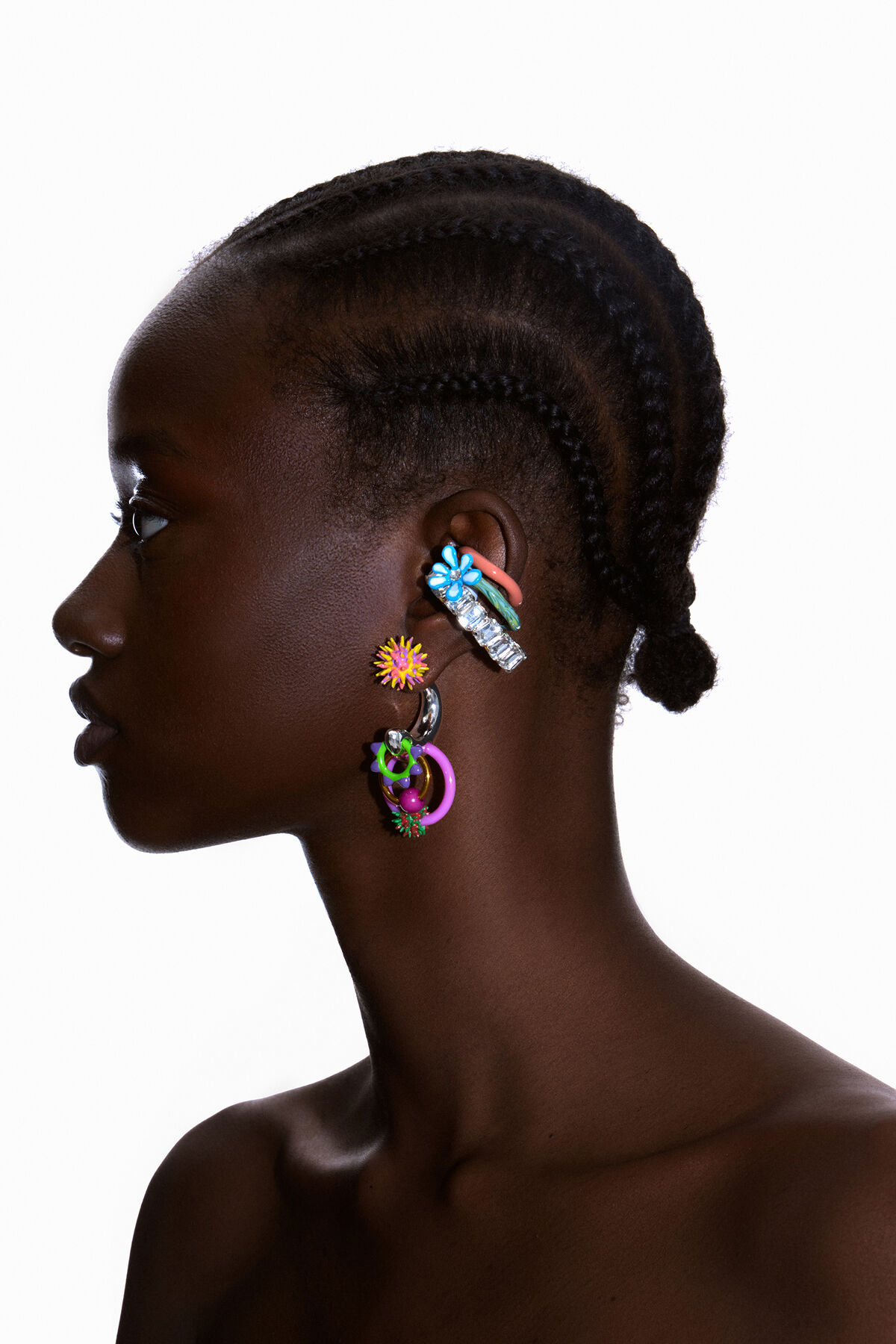 Pendiente aro piezas esmaltadas multicolores