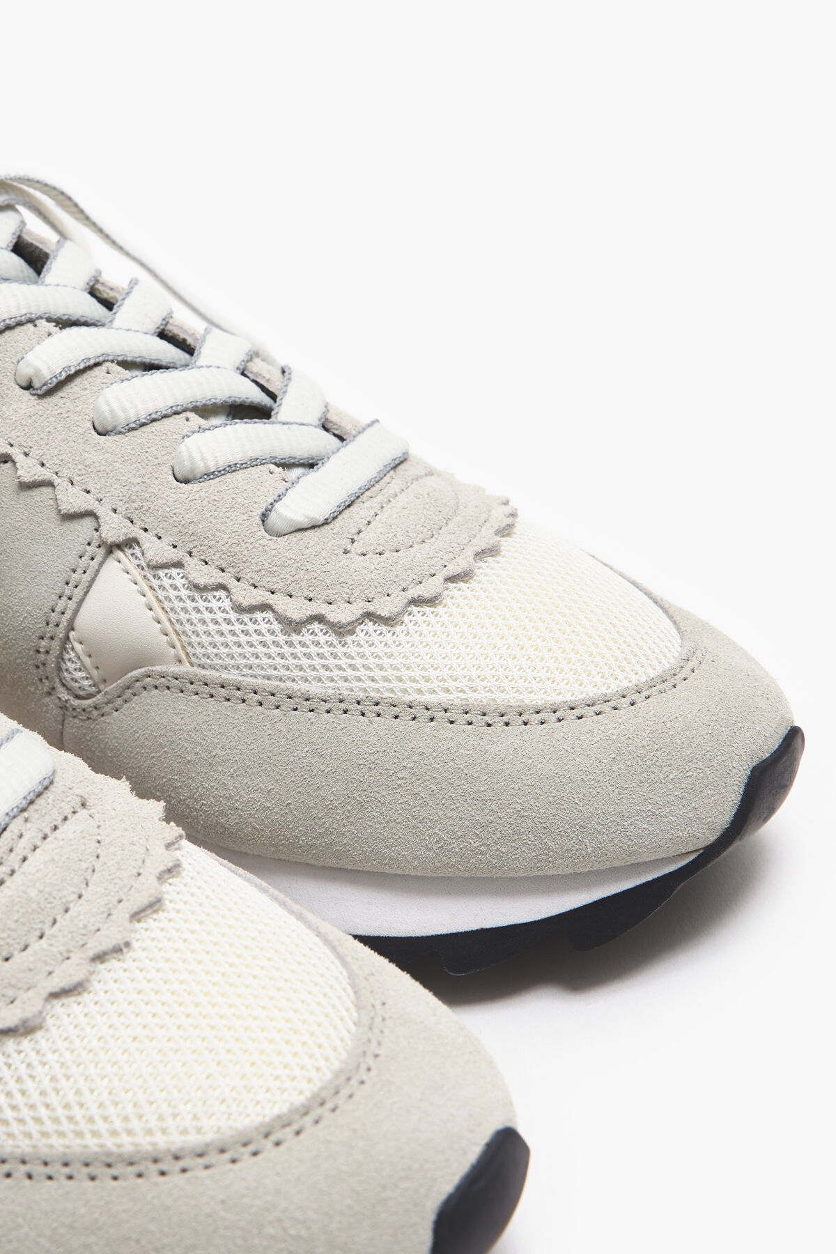 Deportiva técnica blanca