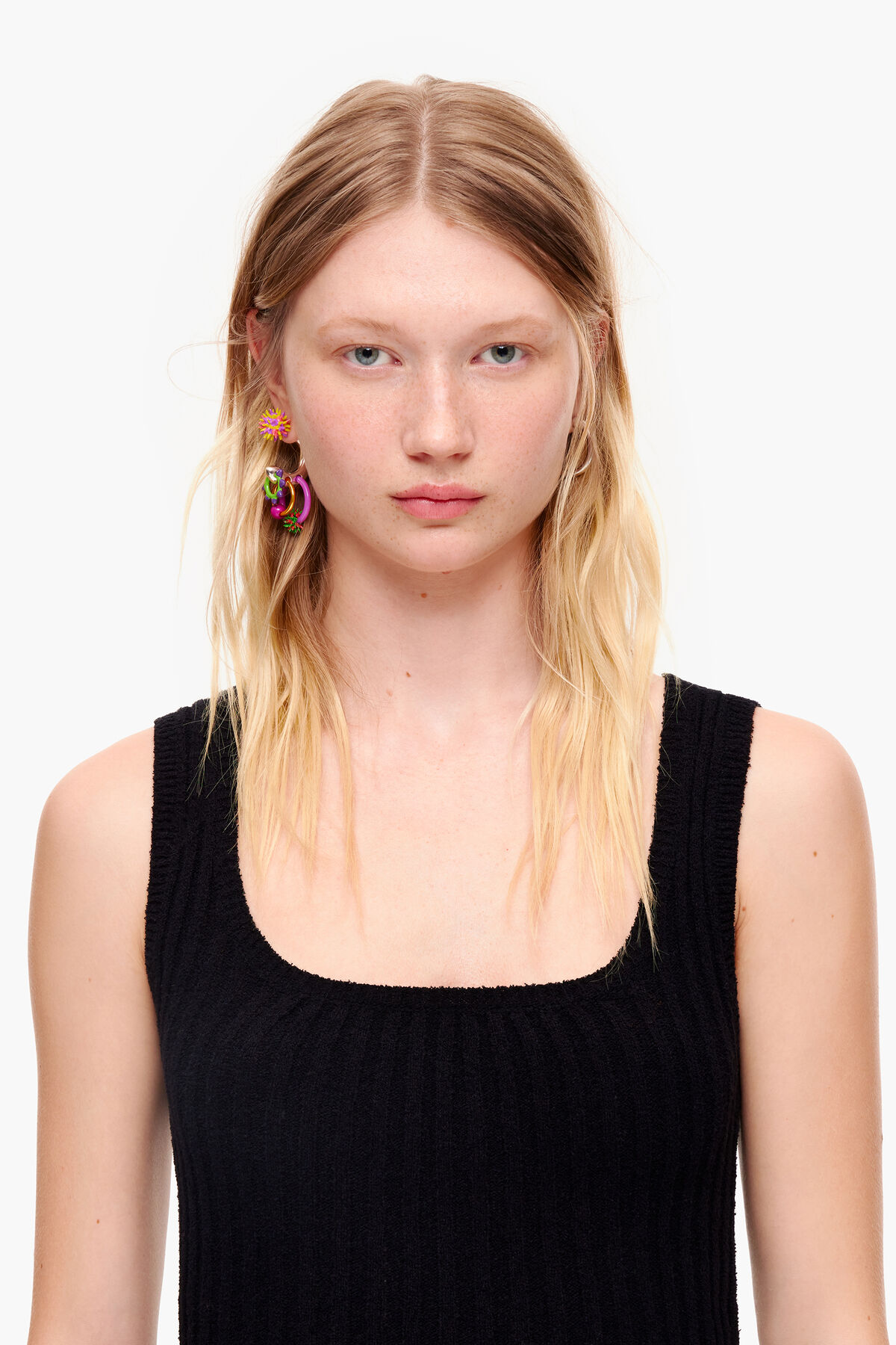 Top ajustado canalé negro