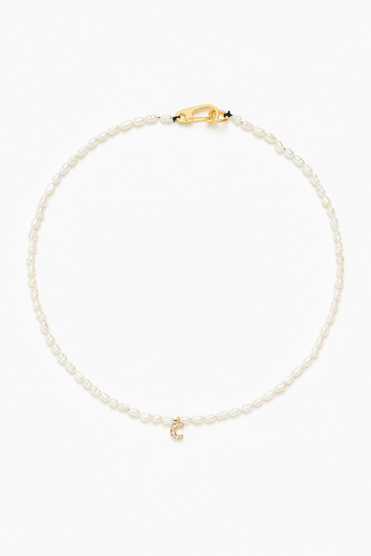 Collar letra C perlas