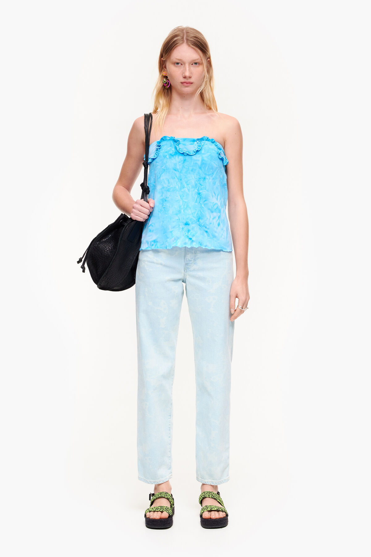 Top ajustado volantes azul