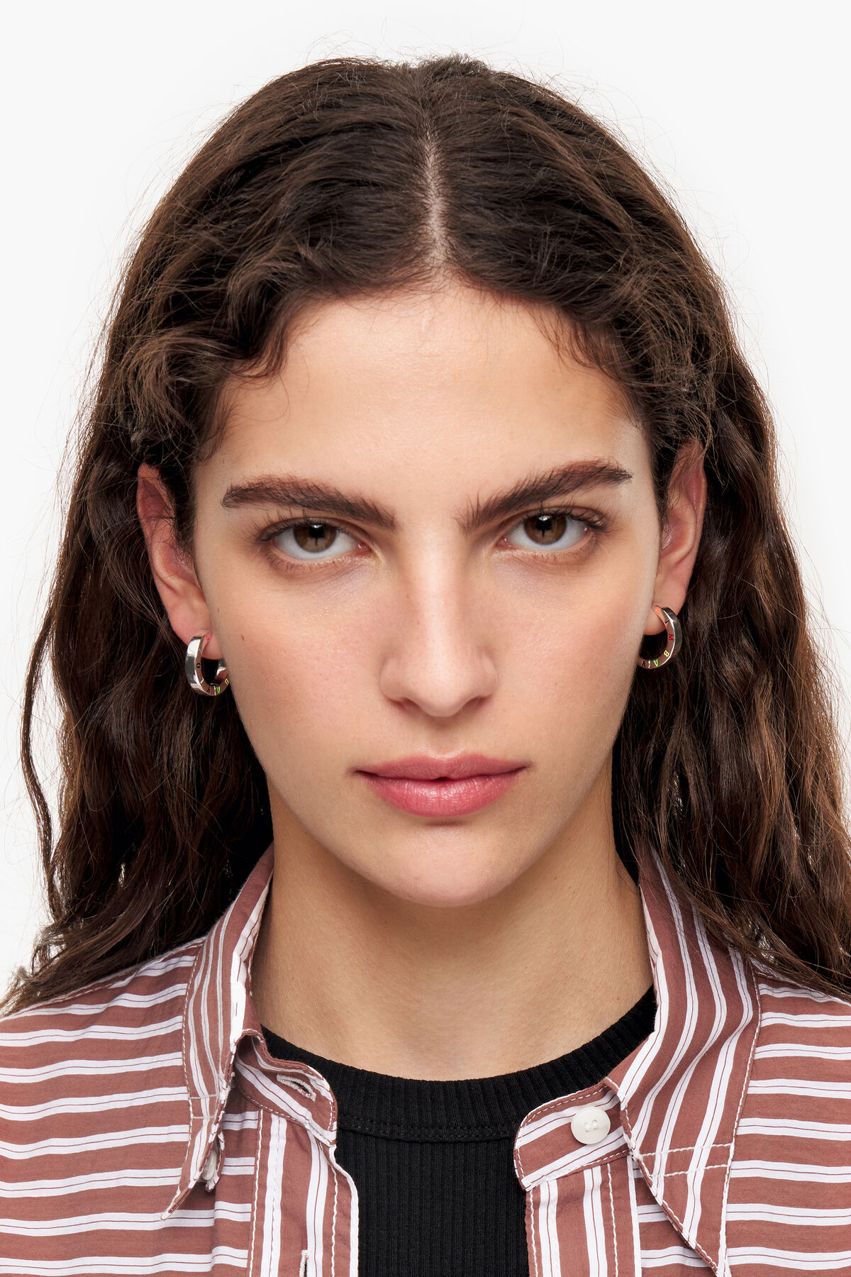 Pendientes aro logo plateado multicolor