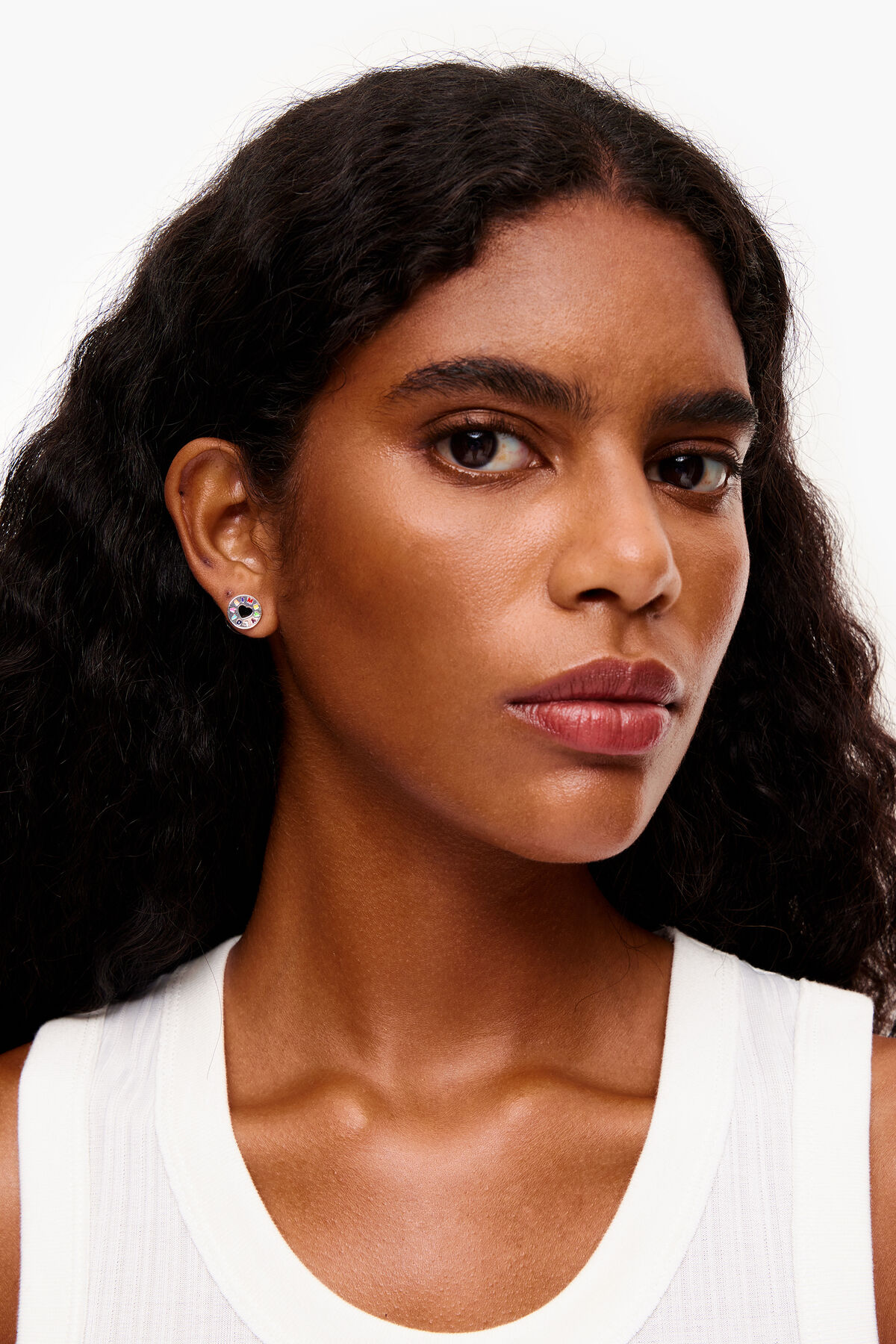 Pendientes logo corazón plateados