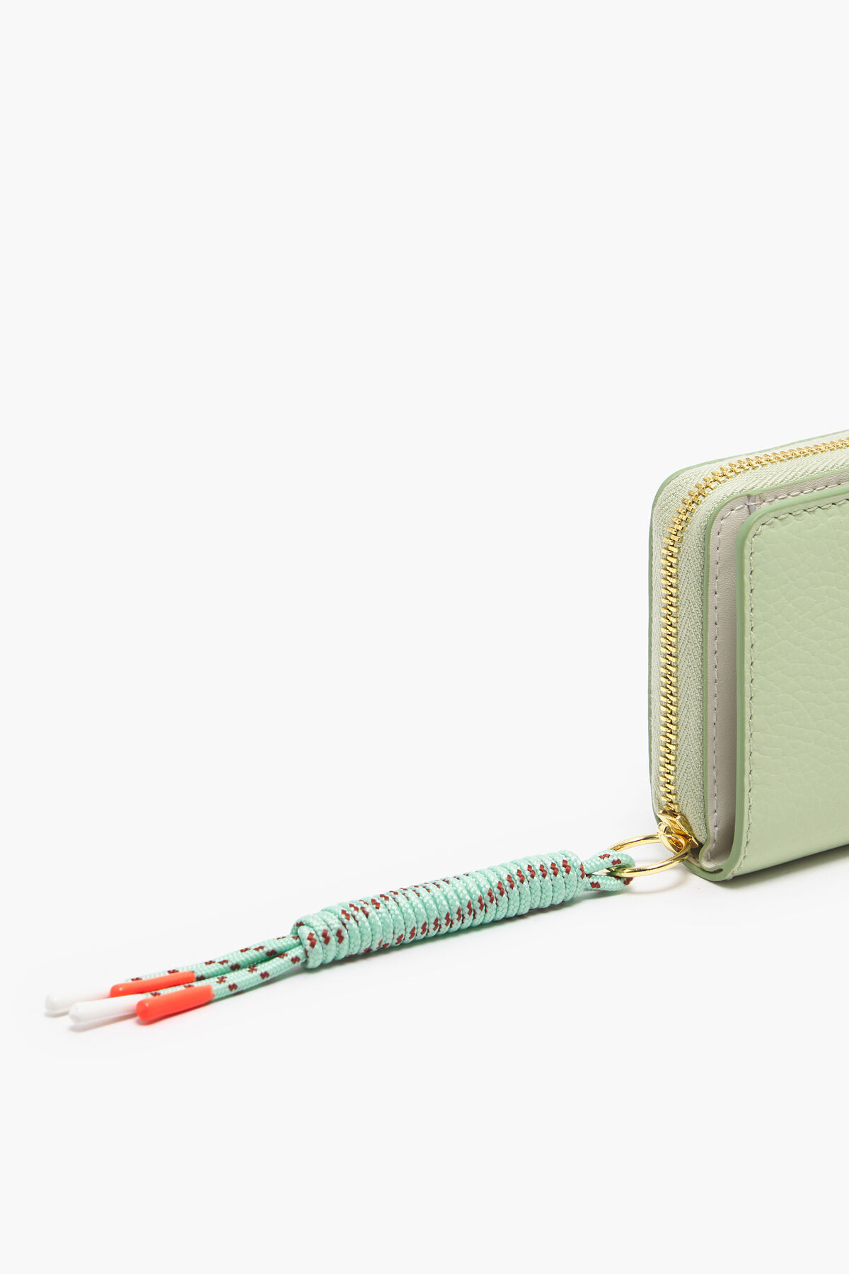 Cartera solapa piel verde pastel