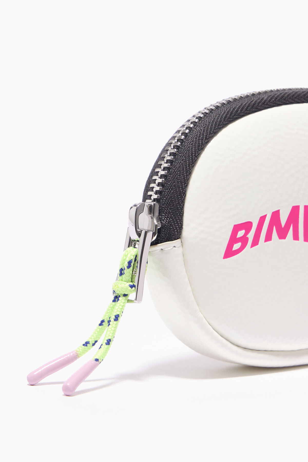 Monedero ovalado charol blanco