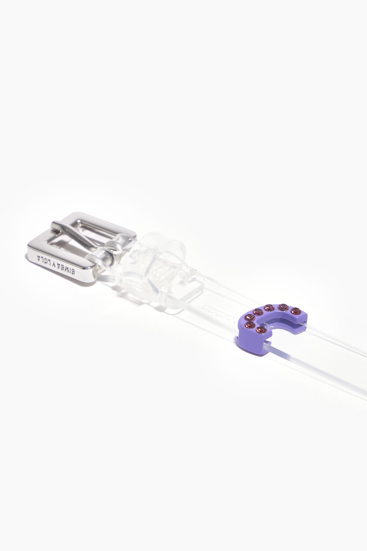 Charm letra C metal lila