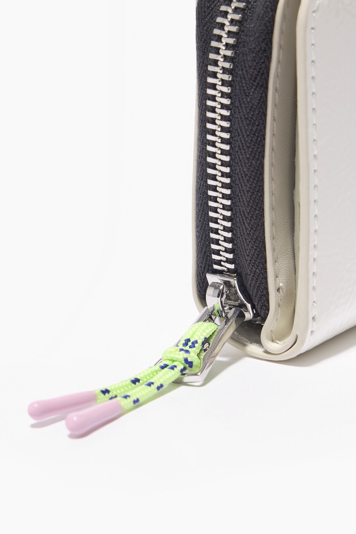 Cartera charol blanca