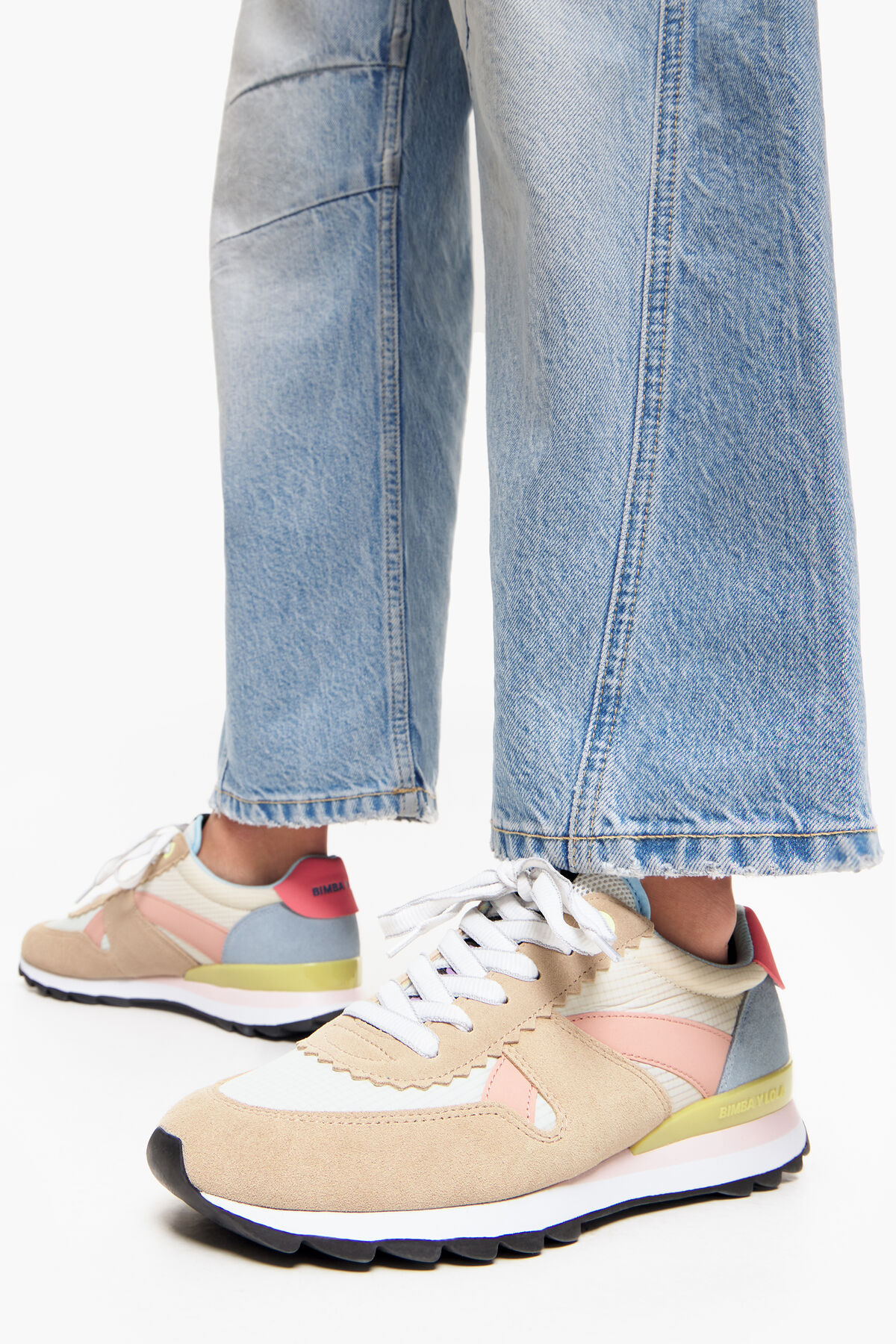 Deportiva técnica beige