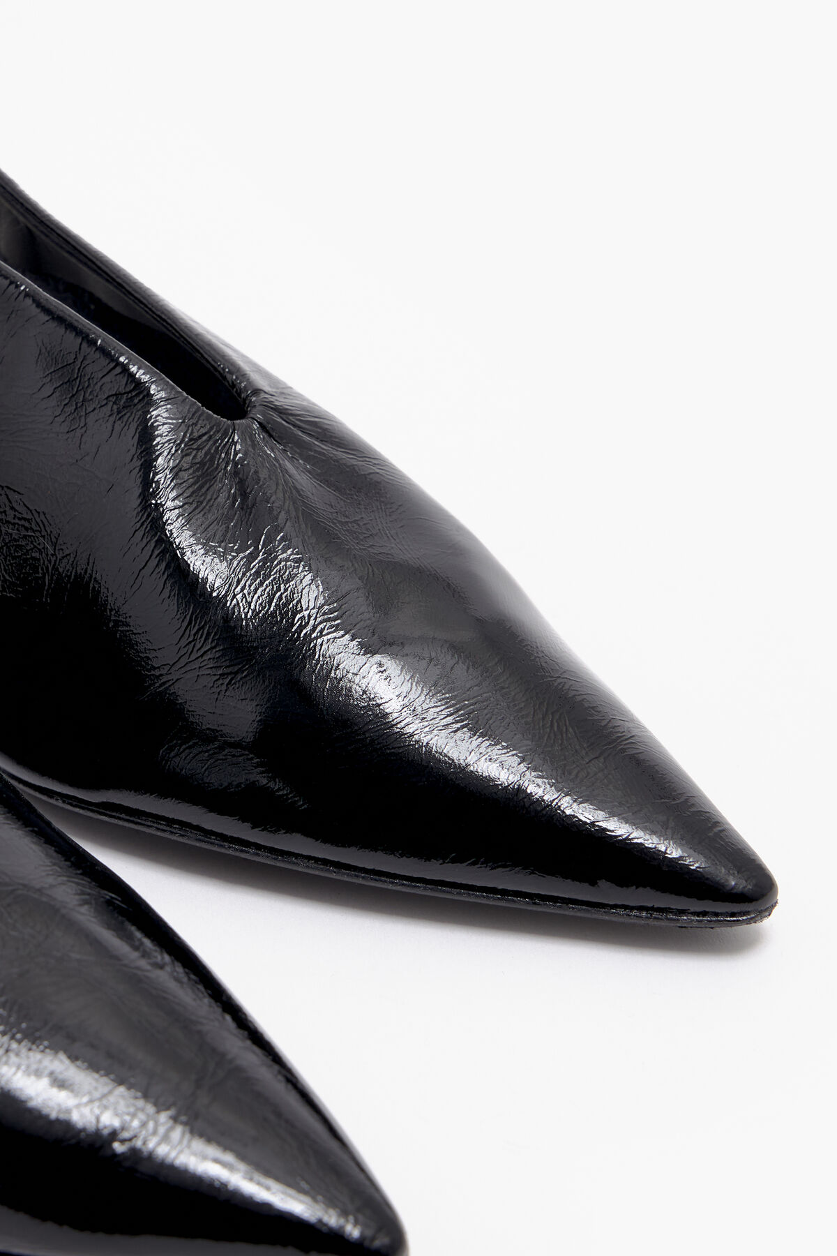 Zapato salón piel negro