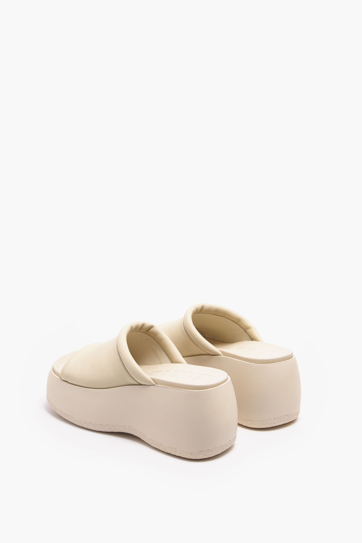 Sandalia plataforma piel marfil