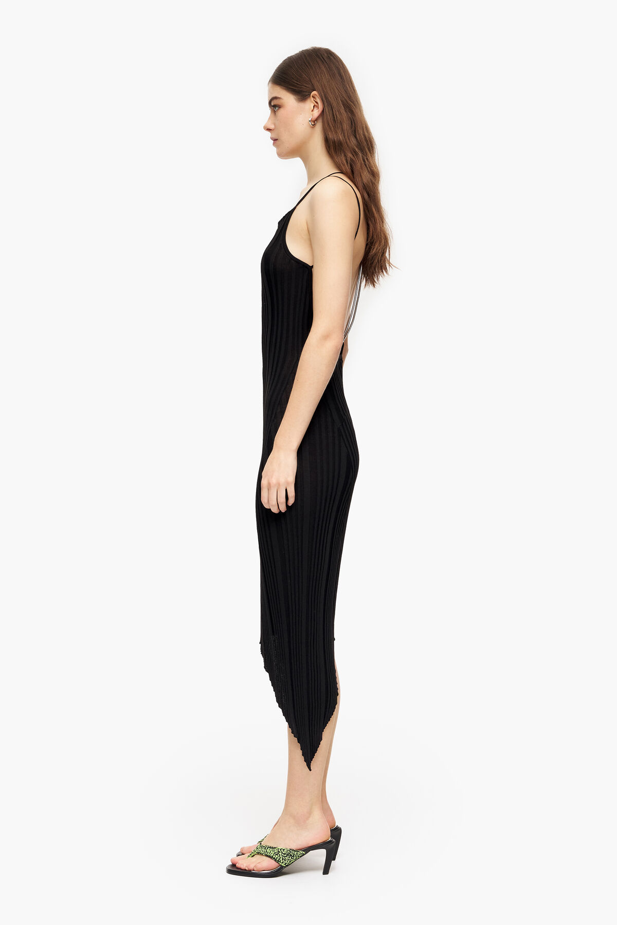 Vestido ajustado midi negro