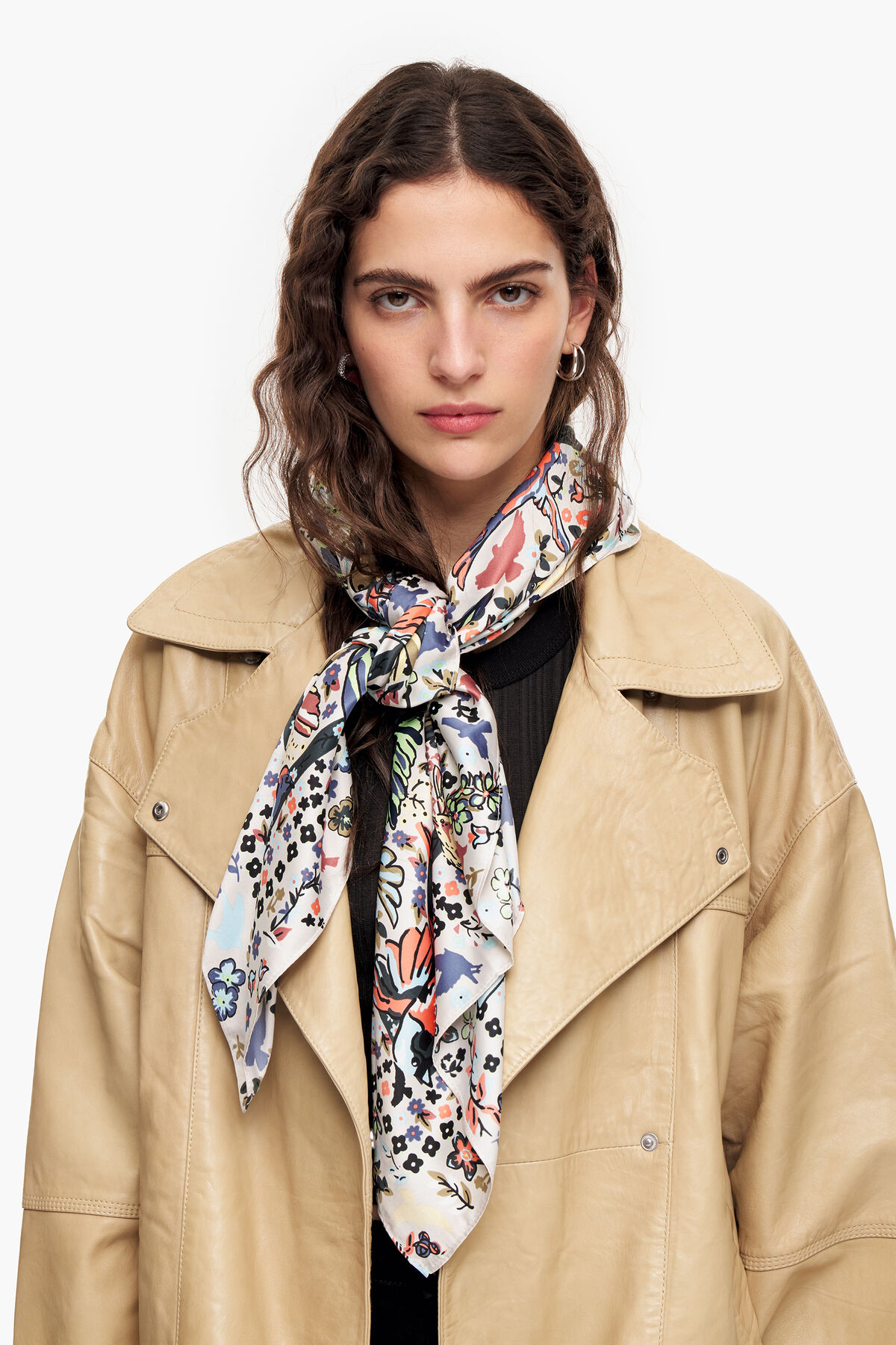 Pañuelo pájaros gris