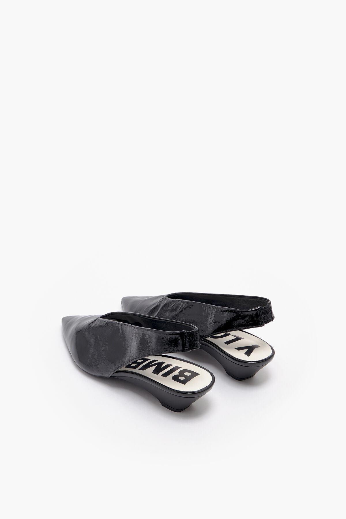 Zapato salón piel negro