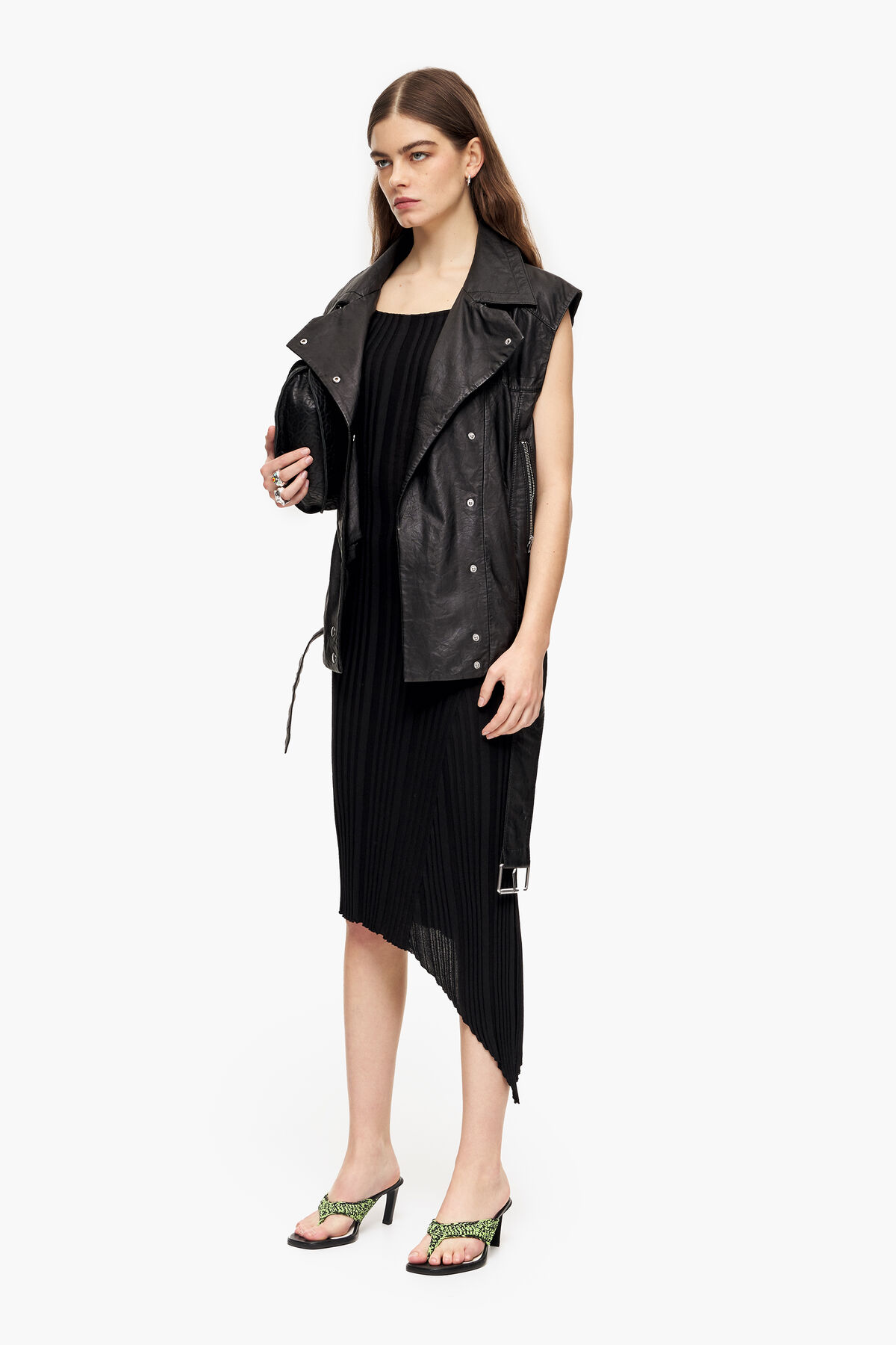 Vestido ajustado midi negro