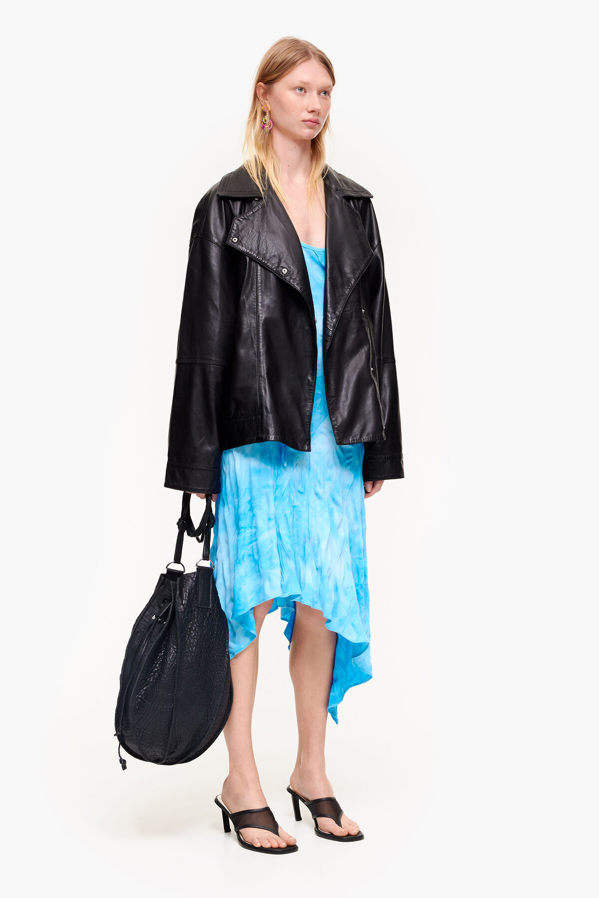 Vestido fluido midi azul