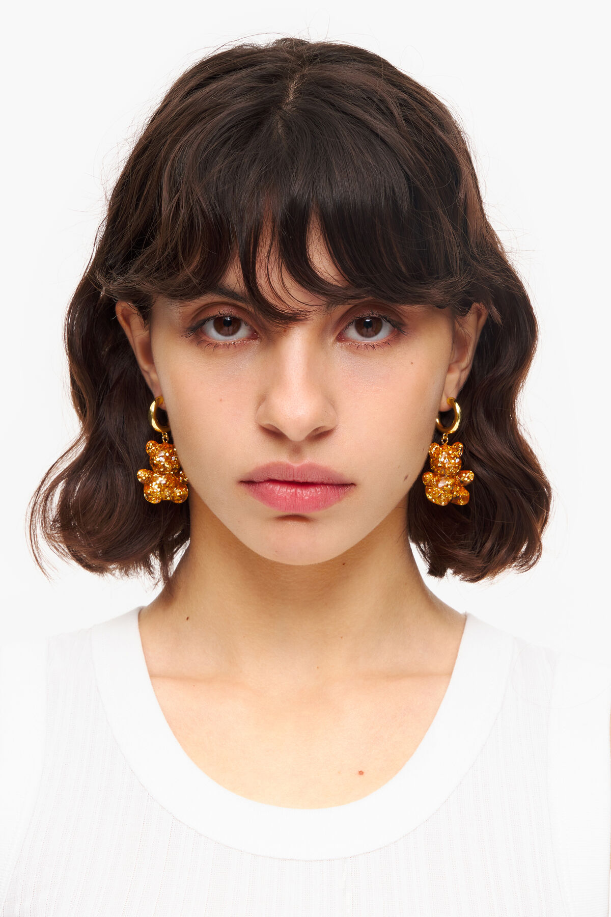 Pendientes largos oso resina dorados