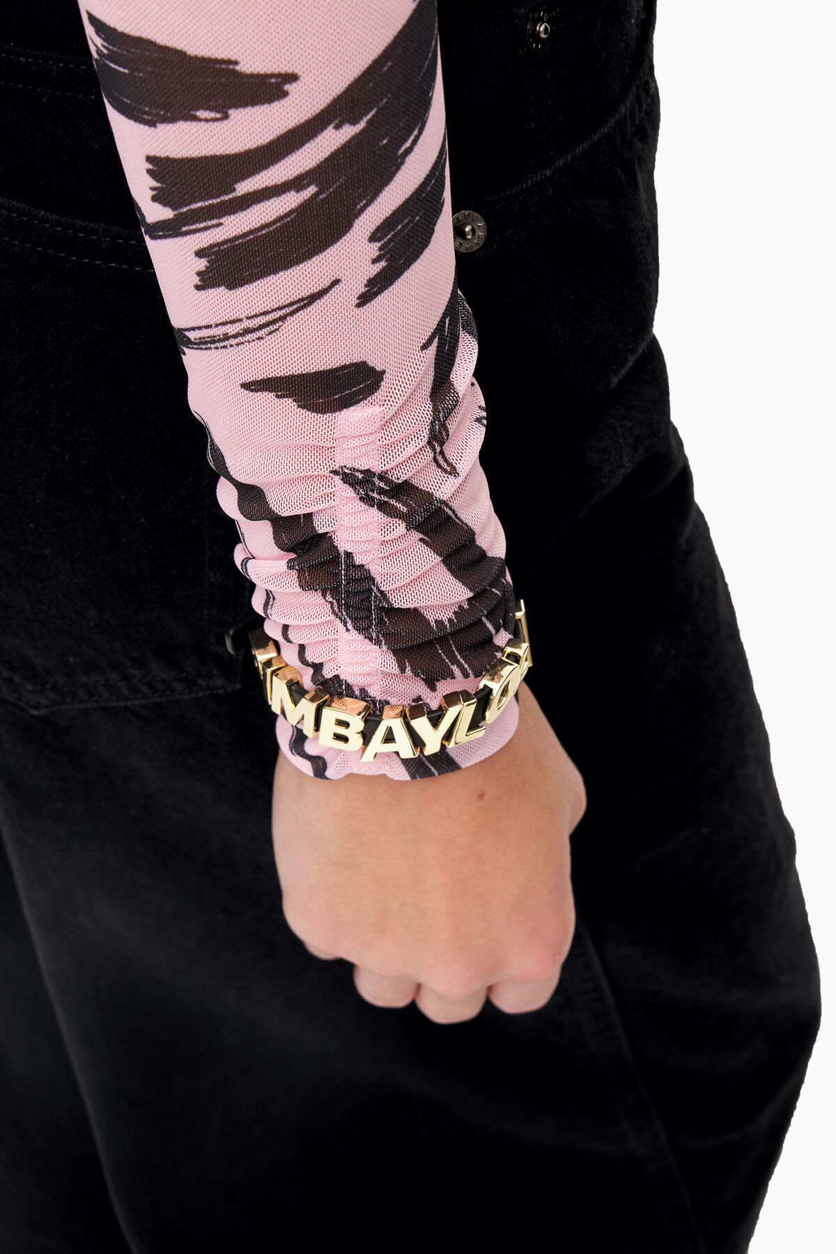 Pulsera letras logo negra