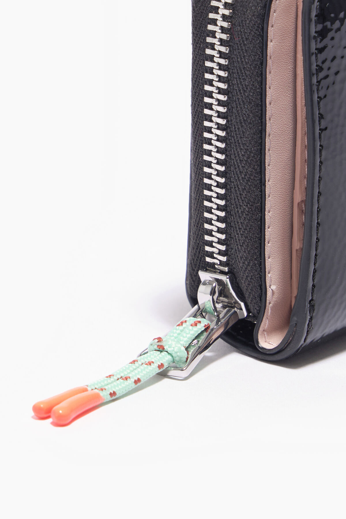 Cartera charol negra