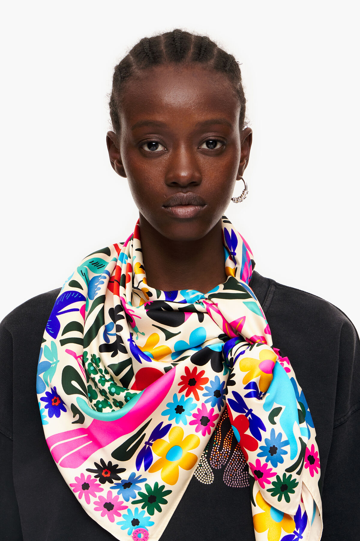 Pañuelo flores animales crema