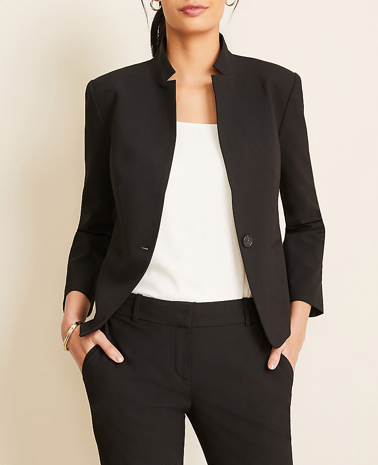 The Notched Blazer in Seasonless Stretch