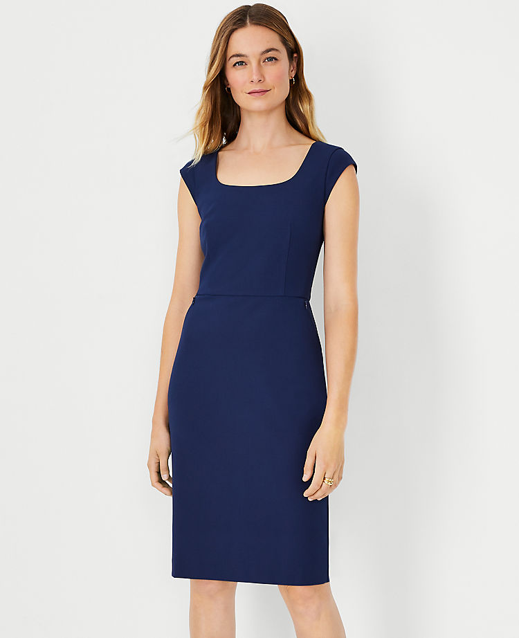 The Scoop Neck Dress in Bi-Stretch
