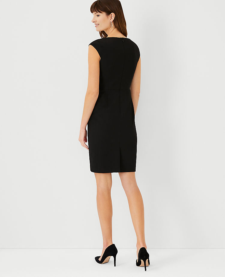 The Scoop Neck Dress in Bi-Stretch
