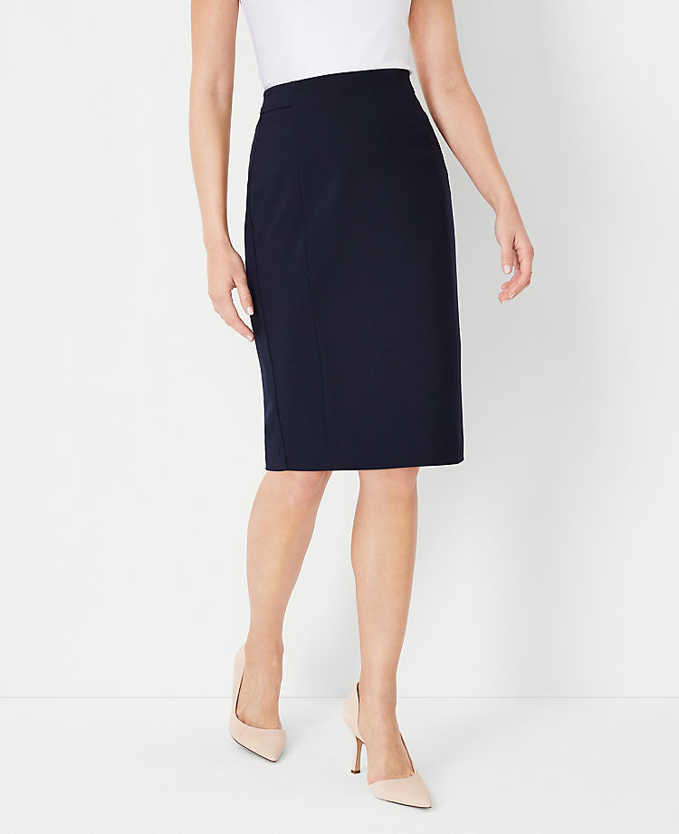The Seamed Pencil Skirt in Seasonless Stretch