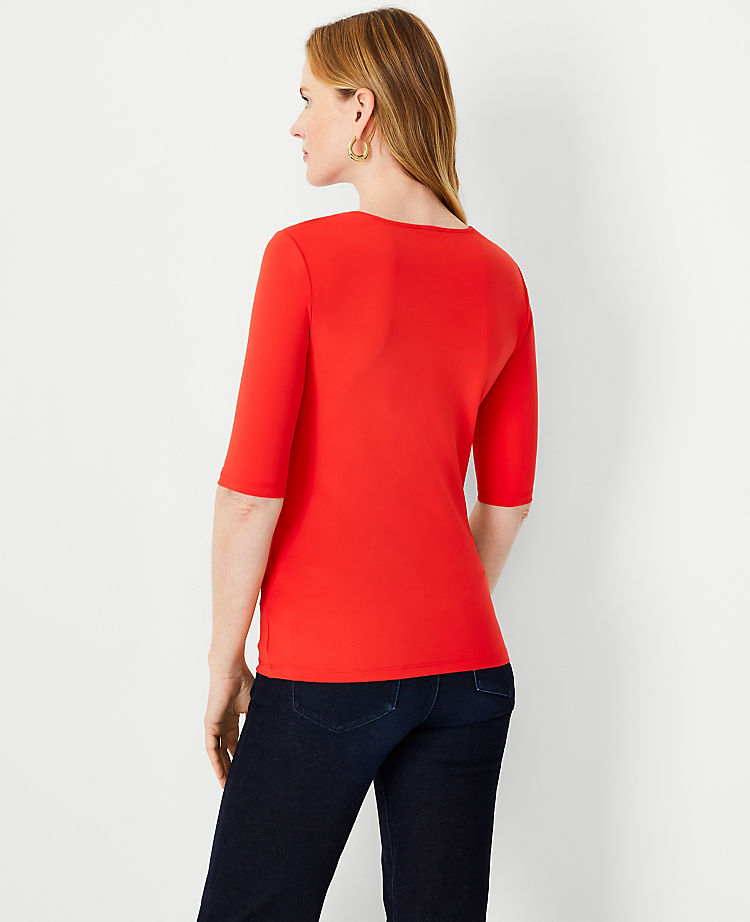 Refined Stretch Envelope Neck Top