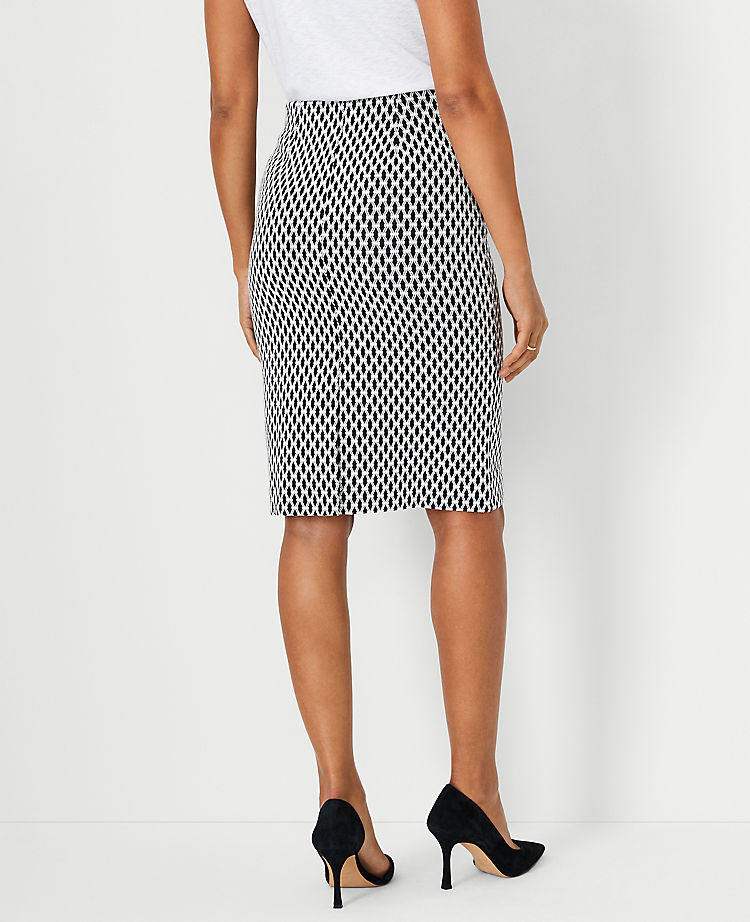 Geo Pull On Pencil Skirt