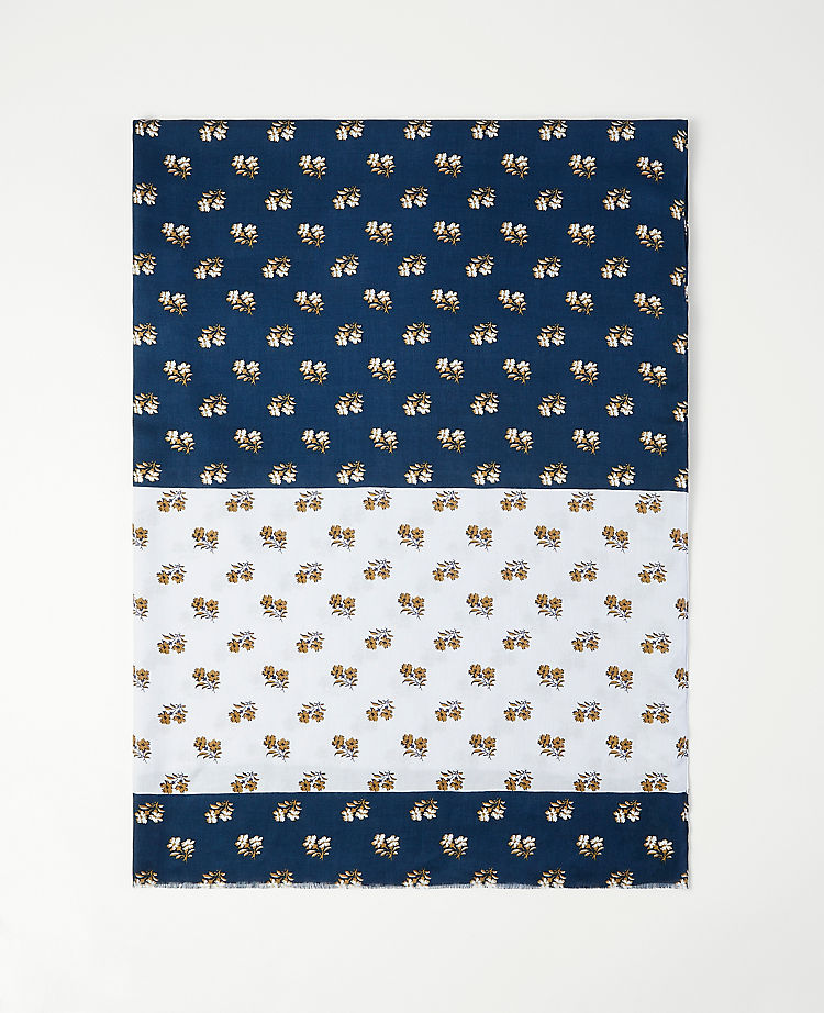 Carnation Scarf