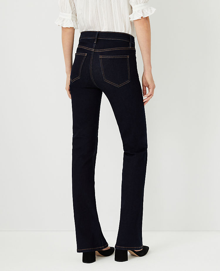 Sculpting Pocket Mid Rise Boot Cut Jeans in Classic Rinse Wash