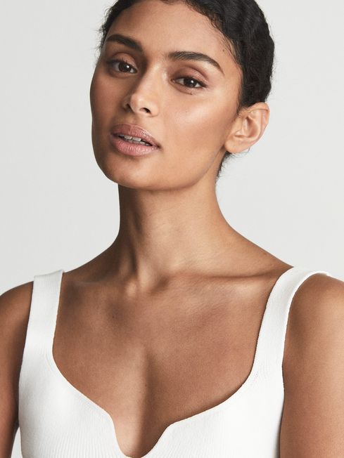 Daisy Sweetheart Neck Top