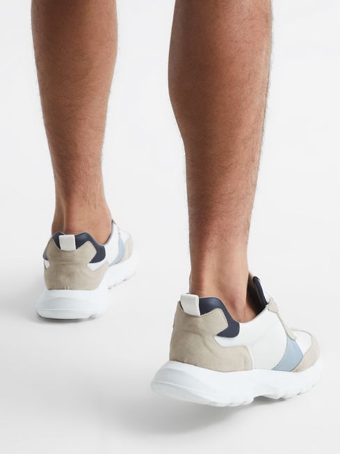 Evo Lite Running Trainers