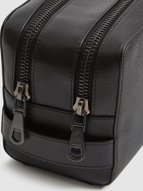 Ethan Leather Wash Bag
