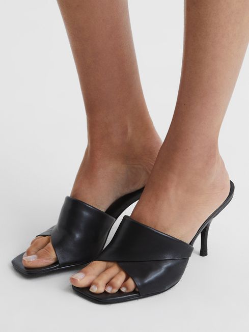 Beaumont Folded Mules