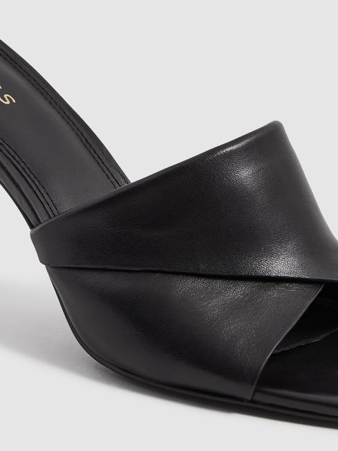 Beaumont Folded Mules