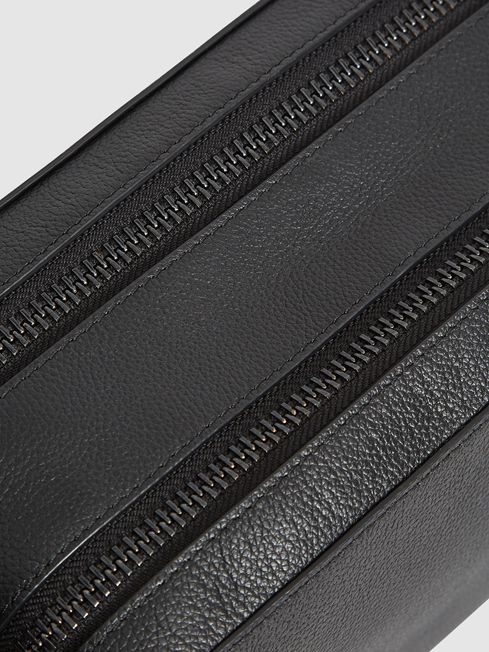 Ethan Leather Wash Bag