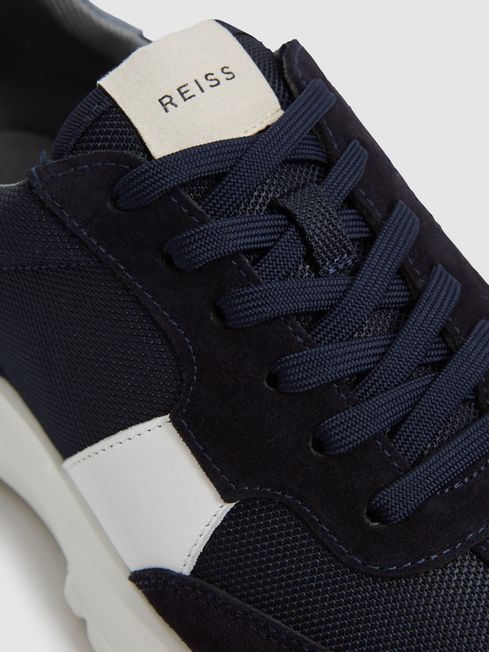 Evo Lite Running Trainers