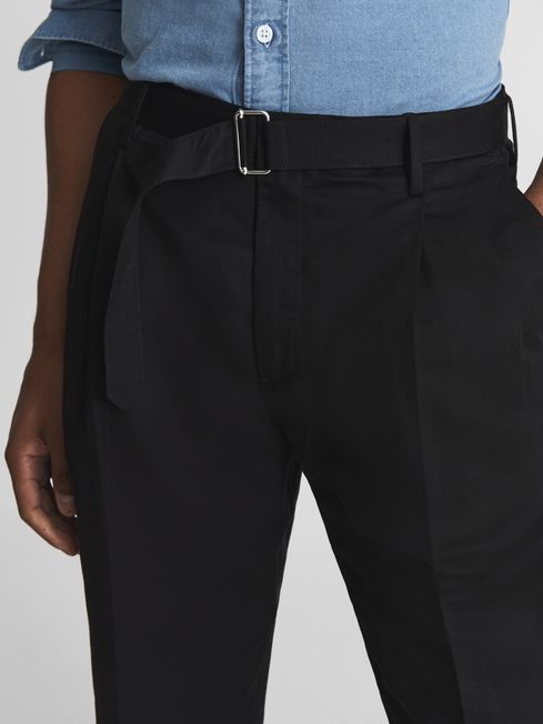 Crease Linen Belted Tapered Trousers